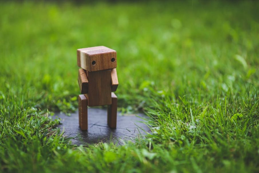 wooden-robot