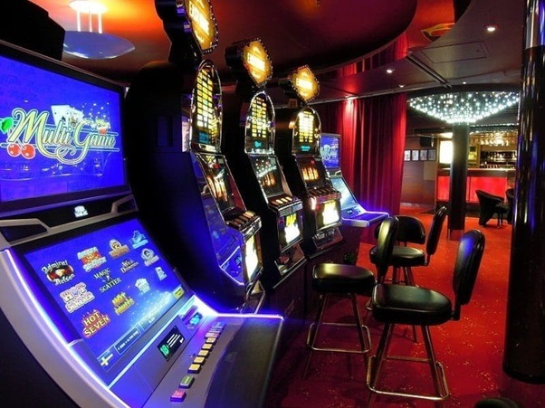 What are the best hotels and casinos in Delhi and Mumbai
